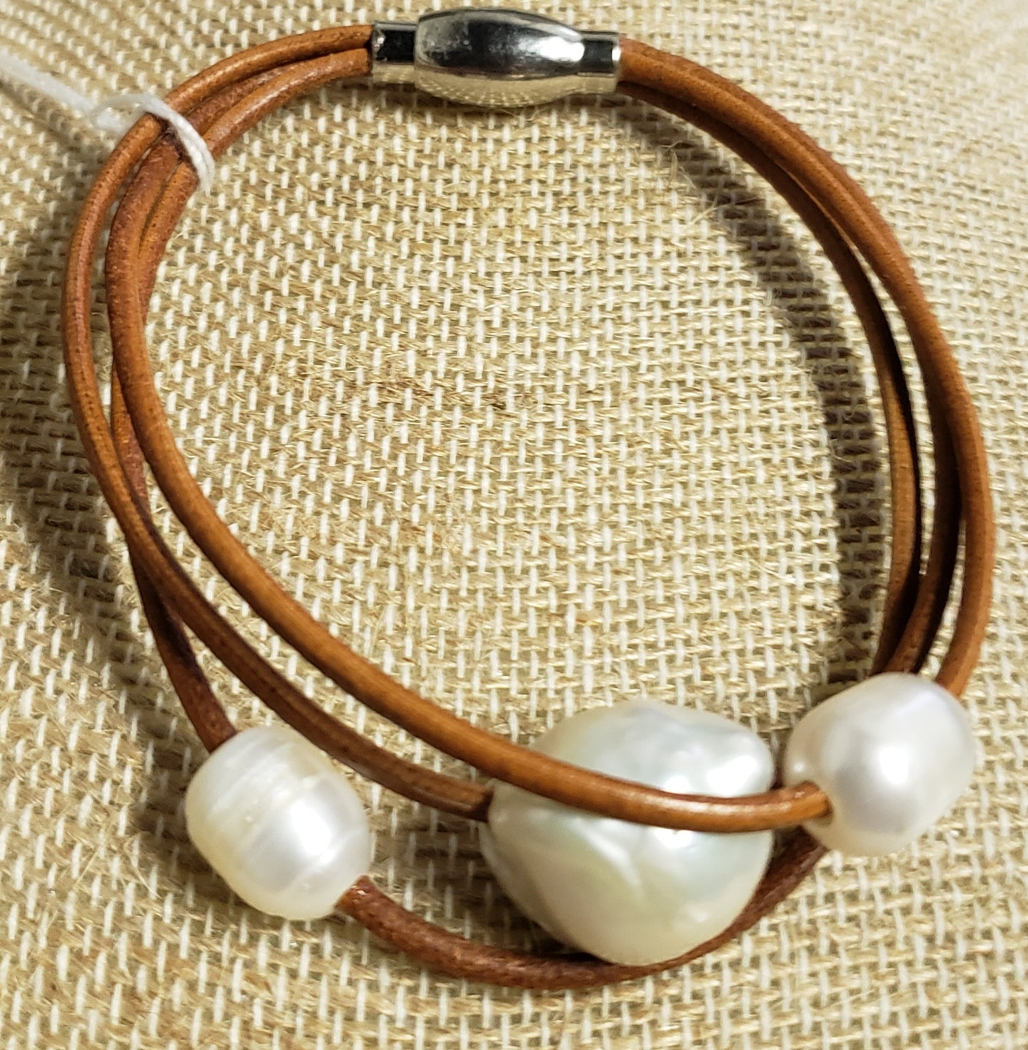 Leather Bracelet with Big Pearls