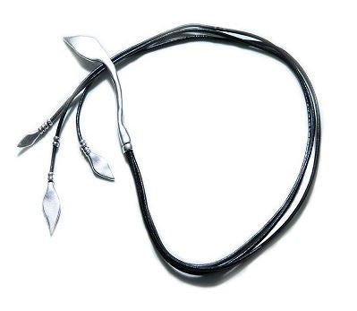 Silk Wool and Bijoux - Black Swan Necklace
