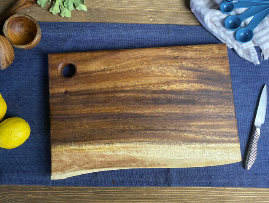 Tuckahoe Hardwoods: Medium Live Edge Appetizer/Cutting Board